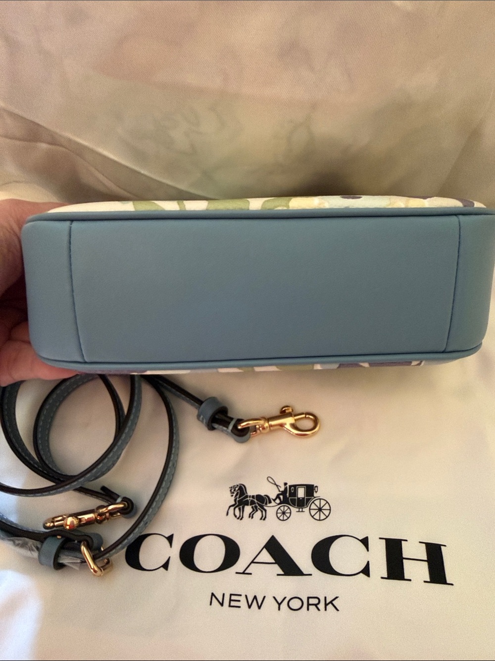 🩵Coach NWT Blue Teri Mini Shoulder Bag with Floral Print/ Gold Chain & Hardware - Picture 5 of 10